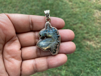 Small Labradorite Natural Stone Unicorn Tibetan Silver Pendant, Labradorite Unicorn, Blue Labradorite Horse, Healing Crystal, Animal Pendant