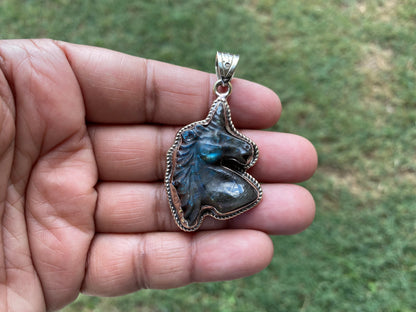 Small Labradorite Natural Stone Unicorn Tibetan Silver Pendant, Labradorite Unicorn, Blue Labradorite Horse, Healing Crystal, Animal Pendant