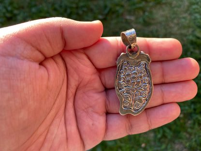 Small Wolf Hand Carved Bone Tibetan Silver Pendant, Wildlife Lovers Jewelry, Best Cute Gift, Animal Designs Pendant for Necklace Jewelry,