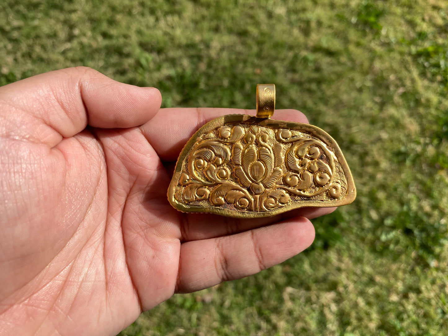 Smoking Marijuana Lips Buffalo Bone Pendant, Non Tarnish 18k Brushed Gold Overlay, 420 Friendly, Smoke Weed Everyday, Blunt, Marijuana Leaf