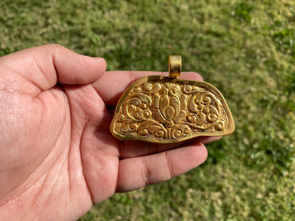 Smoking Marijuana Lips Buffalo Bone Pendant, Non Tarnish 18k Brushed Gold Overlay, 420 Friendly, Smoke Weed Everyday, Blunt, Marijuana Leaf