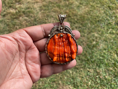 Spiny Oyster Shell Tibetan Silver Large Pendant, Native American Style Jewelry, Southwestern Jewelry, Spiky Thorny Pendant, Seashell Jewelry