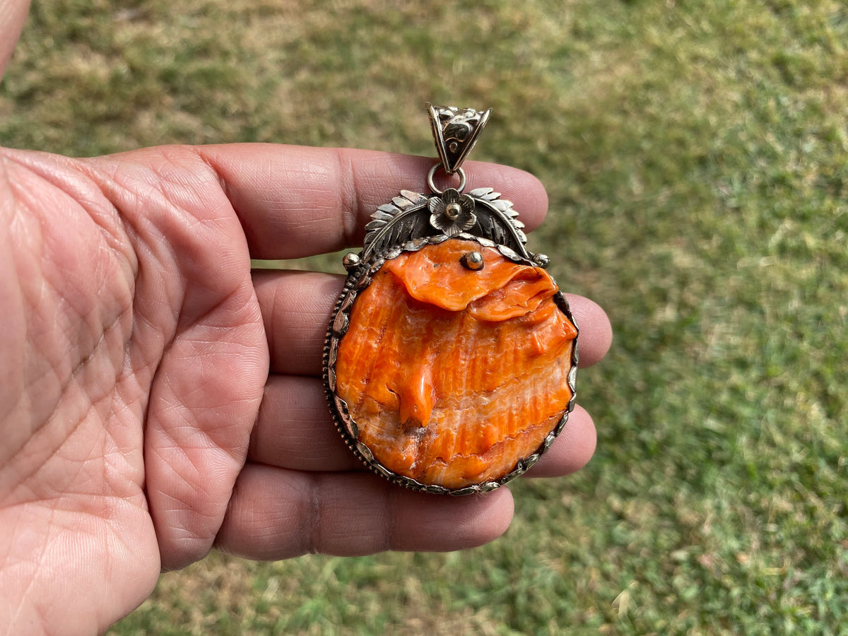 Spiny Oyster Shell Tibetan Silver Large Pendant, Native American Style Jewelry, Southwestern Jewelry, Spiky Thorny Pendant, Seashell Jewelry