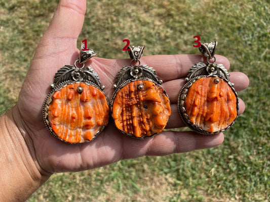 Spiky Spiny Oyster Shell Tibetan Silver Large Pendant, Native American Style Jewelry, Southwestern, Bohemian Jewelry for Men or Women
