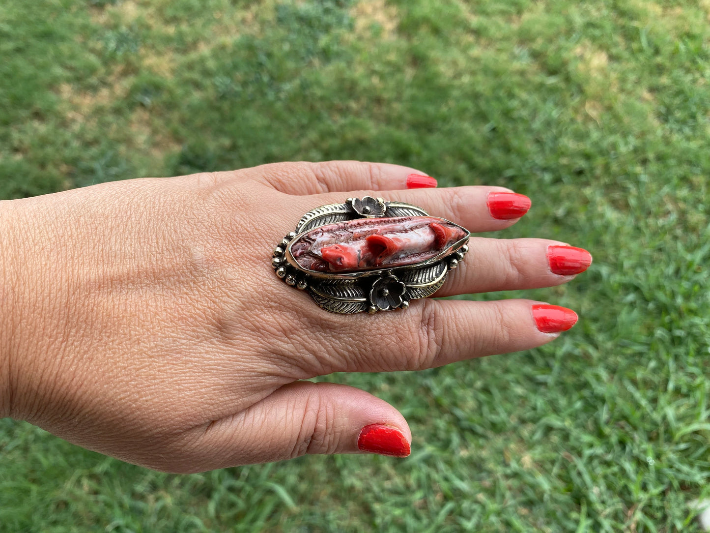 Big Adjustable Natural Spiny Oyster Tibetan Silver Ring, Spiny Oyster Jewelry, Southwest Ring, Statement Ring, Native American Style