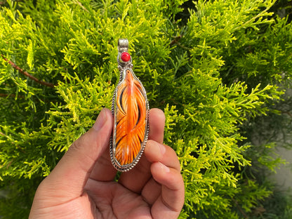 Natural Beauty: Spiny Oyster Pendant for Fashion and Healing, Pendant for daily wear, Coral adorned unisex pendant with healing energy.