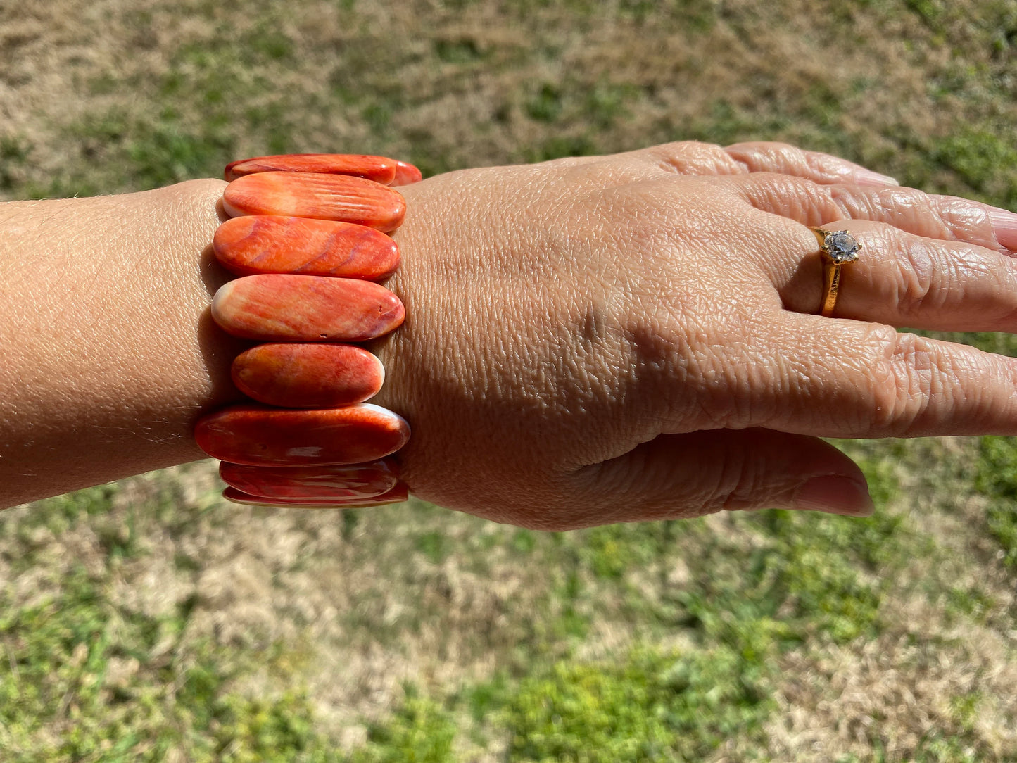 Stretch Natural Spiny Oyster Shell Elastic Bracelet, Orange or Red Shell, Collectible Art & Jewelry, Southwestern Bracelet, Gifts Idea