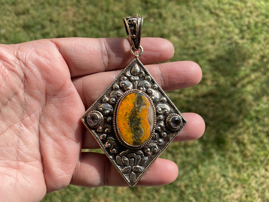 Tibetan Silver Bumblebee Jasper Pendant, Faceted Amethyst, Tibetan Pendant for Necklace, Ethnic Jewelry, Jewelry from Nepal, Healing Crystal