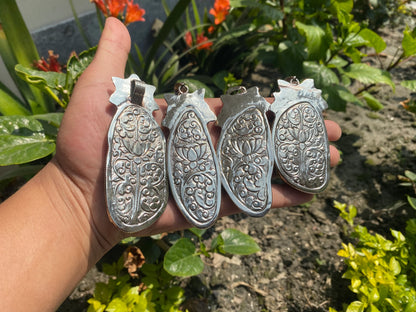 Whispers of Nature: Tibetan Silver and Agate Slice Pendant, Timeless Beauty, Tibetan Silver and Agate Slice Pendant