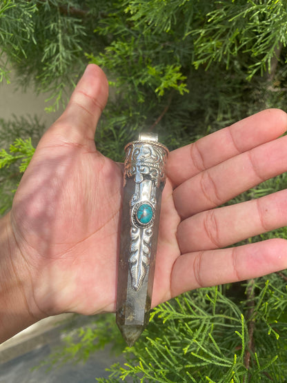 Turquoise-Adorned Pointed Labradorite Gemstone Pendant, Pointed Labradorite Elegance with Turquoise Accent Pendant.