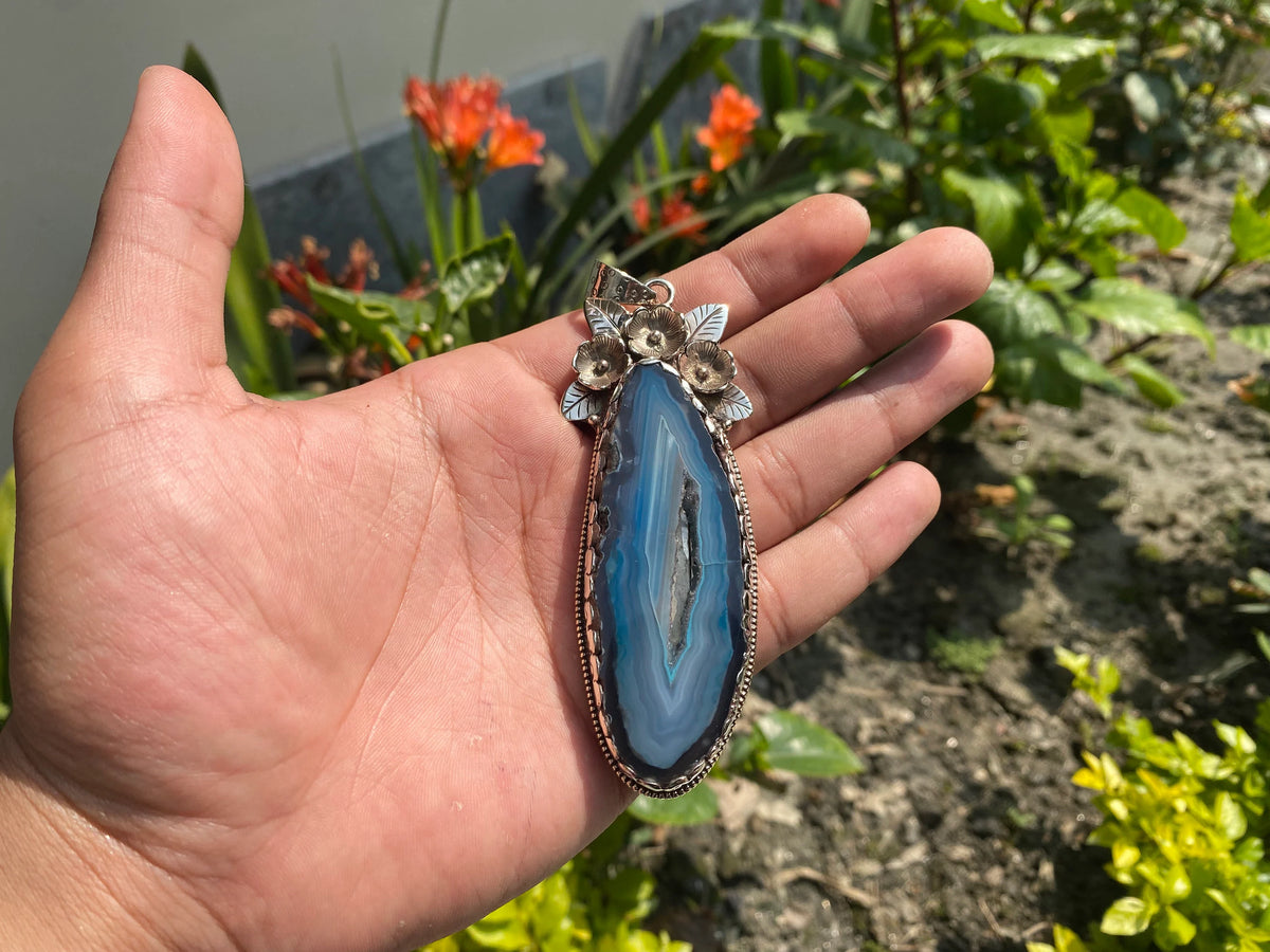 Whispers of Nature: Tibetan Silver and Agate Slice Pendant, Timeless Beauty, Tibetan Silver and Agate Slice Pendant