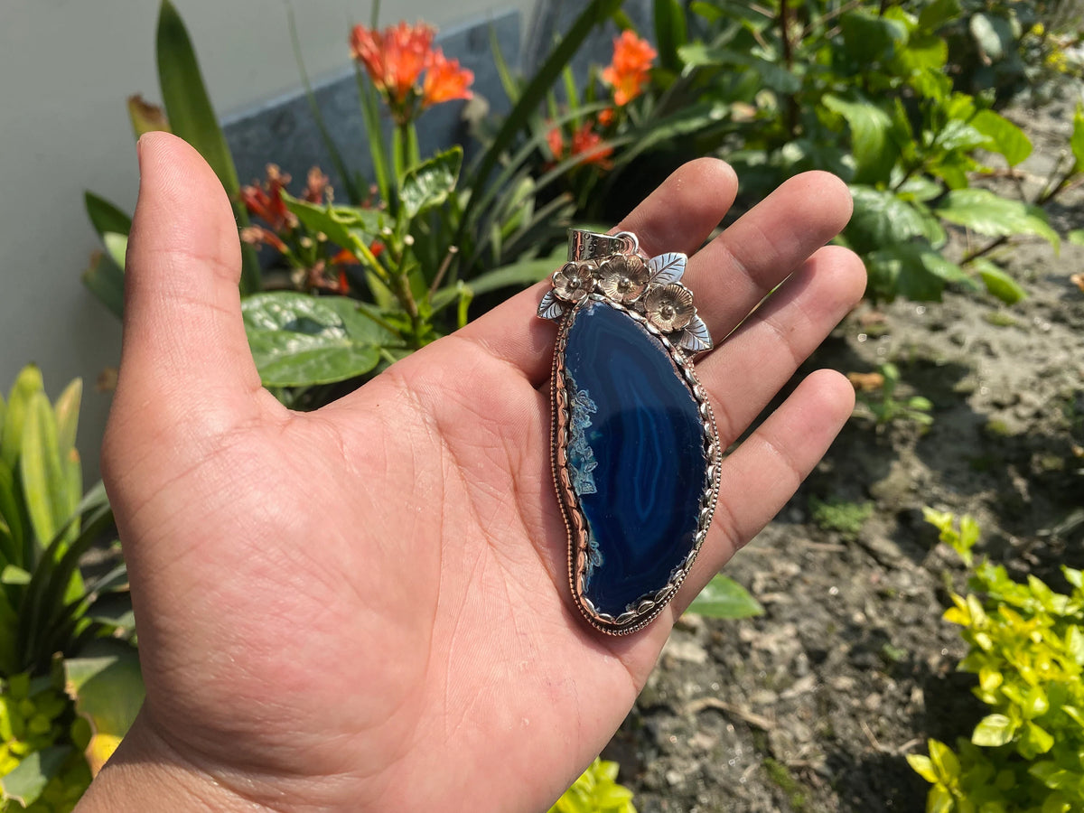 Whispers of Nature: Tibetan Silver and Agate Slice Pendant, Timeless Beauty, Tibetan Silver and Agate Slice Pendant