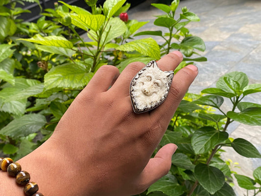 Wolf face carved on water buffalo bone, Aesthetic wolf head Ring, Ring for daily wear, Hammered Ring, Unisex Ring, Wolf serenity