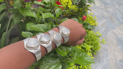 Handcrafted Calmness Bracelet: The Perfect Gift for Inner Peace, Sea Shell Bracelet, Adjustable 2 tone Bracelet, Bracelet for everyday wear.