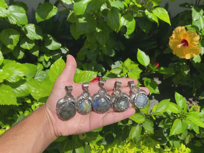 Unique Labradorite Pendant: Oval Shaped Gemstone Jewelry Crafted in Nepal, Unisex Design, Aesthetic pendant, Stylish gift, Natural Gemstone.