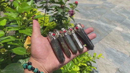 Natural Handmade Pointed Pendant, Unisex Pendant, Labradorite Pendant, Gift ideas.